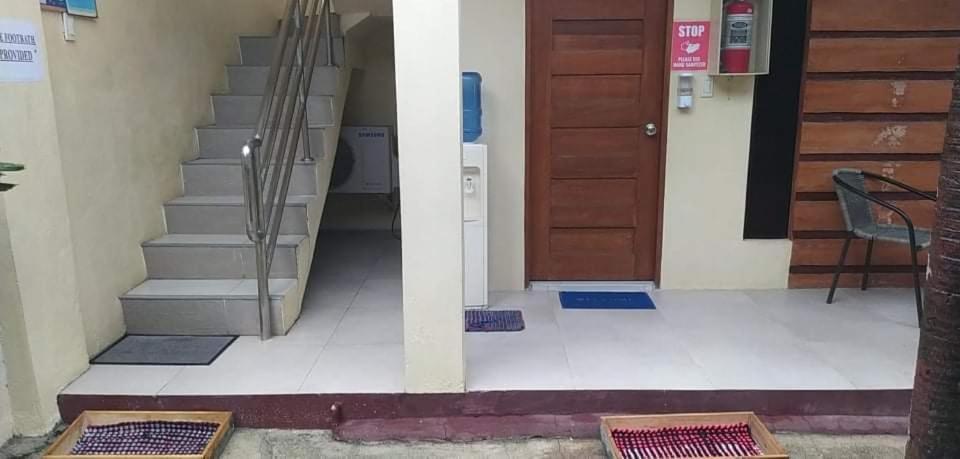 Melronz Inn Oslob Exterior photo